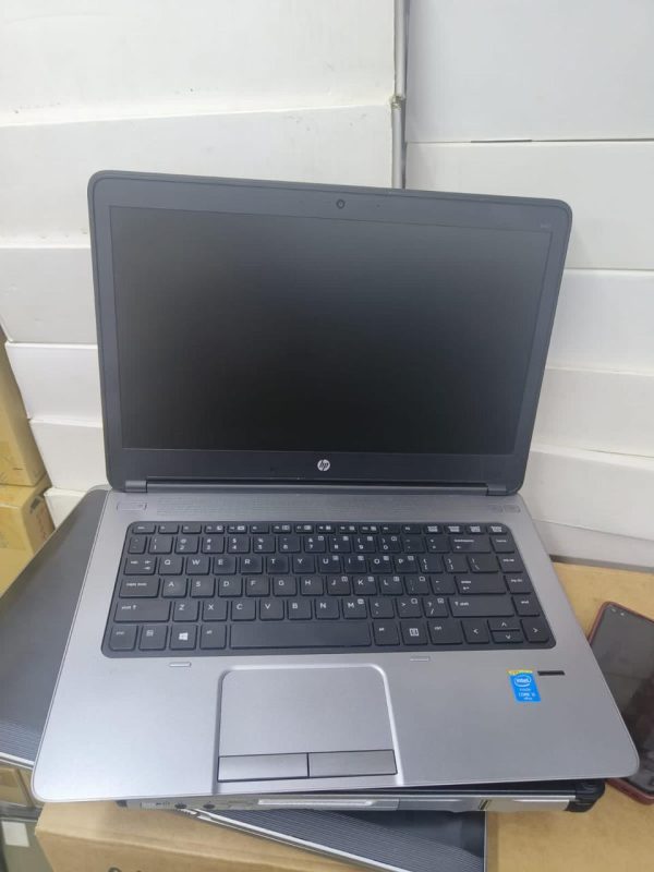 Hp Elitebook 840 G2 core i5 2.4ghz/500gb/4gb/14” Screen