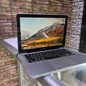 Apple Macbook Pro Core i5/500gb Hdd/8gb/2012 Model