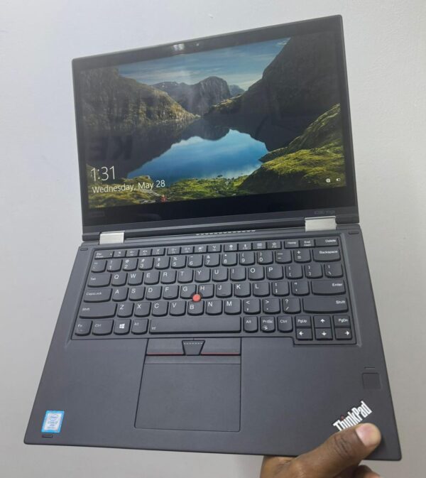 Lenovo yoga 380 core i7/512gb ssd/16gb /8th gen/X360 Touchscreen