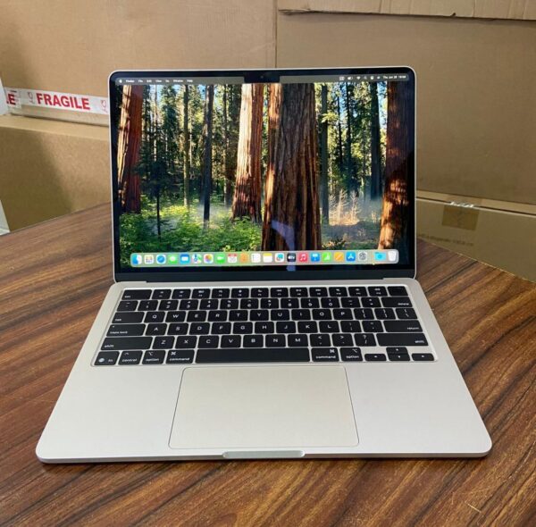 Macbook Air M4 A3240 2025/16gb/256gb