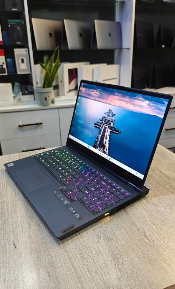 Lenovo Legion 7 core i7/512gb ssd/16gb/10th gen/8gb Nvidia Rtx 2070