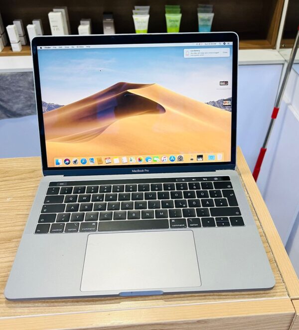 Apple Macbook pro core i7/256gb ssd/16gb/2018 Model