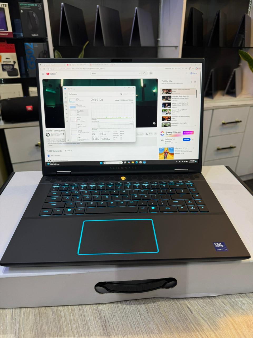 Dell Alienware M16 R2 Ultra 7 1TB ssd /16gb/8gb 4070 RTX graphics