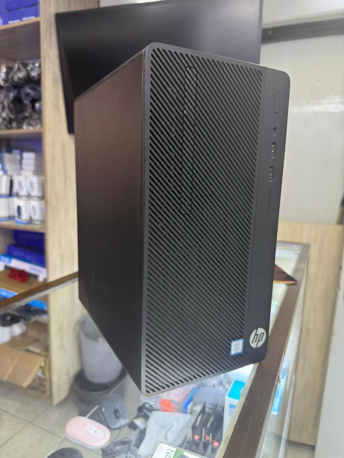 Hp Desktop pro MT core i7/500gb hdd/8gb/7th gen